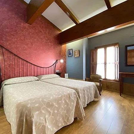 Hostal Rey Pedro I Santo Domingo De La Calzada Exterior photo