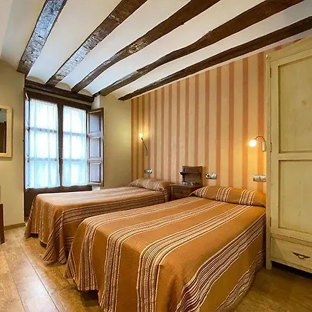 Hostal Rey Pedro I Santo Domingo De La Calzada Exterior photo